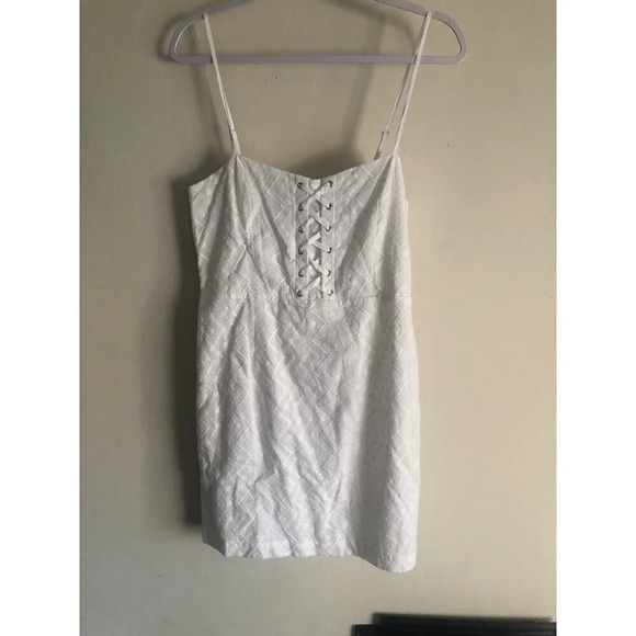 Forever 21 Women’s Mini Dress embroidered white size L - Picture 1 of 6